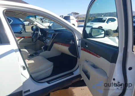 2010 Subaru Outback 3.6R Limited z USA, uszkodzony, nr VIN 4S4BRELC1A2311813